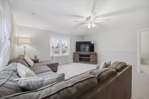 Living - 161 Bryans Rd, Hampton, NJ 08827 photo 2 of 3