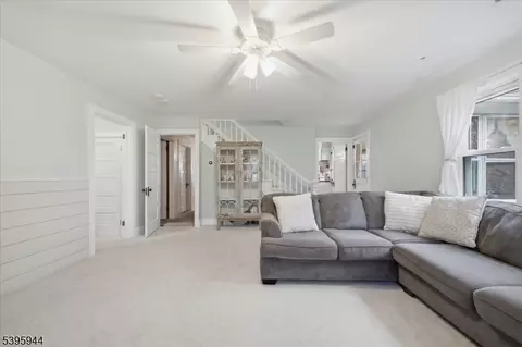 Entry Way - 161 Bryans Rd, Hampton, NJ 08827 photo 1 of 3