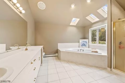26 Stratton Dr, Wayne, NJ 07470 photo 34