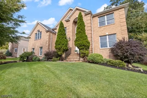 26 Stratton Dr, Wayne, NJ 07470 photo 2