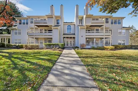 306 Trinity Ct #12, Princeton, NJ 08540