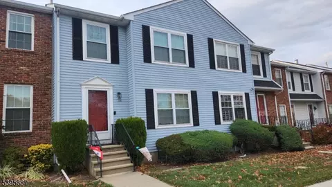 58 Delikat Ln, Sayreville, NJ 08872