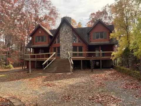 543 Oak Ridge Rd, Oak Ridge, NJ 07438