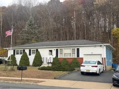 25 Dell Rd, Stanhope, NJ 07874