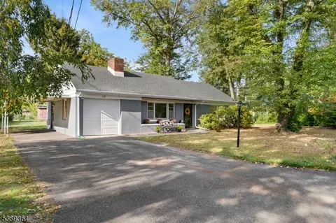 109 Warrenville Rd, Green Brook, NJ 08812