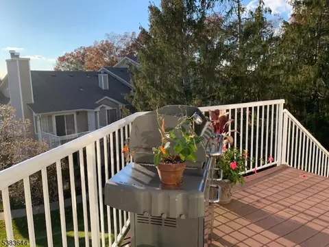 Exterior - 6 Ray Ct, Bedminster, NJ 07921 photo 2 of 3