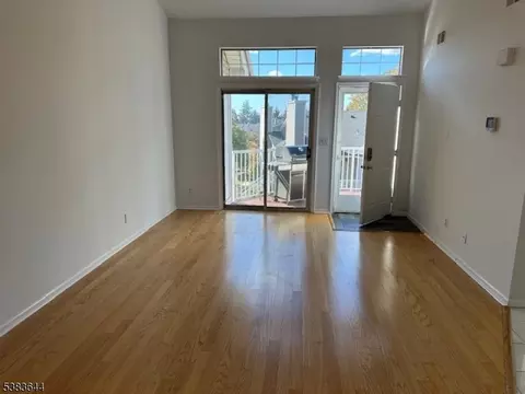 Living - 6 Ray Ct, Bedminster, NJ 07921 photo 1 of 3