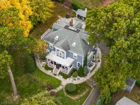 18 Stockton Pl, Nutley, NJ 07110