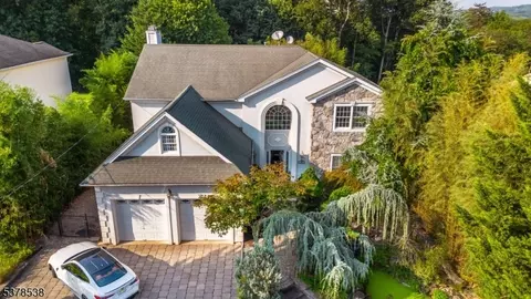 23 Brookhill Pl, Little Falls, NJ 07424