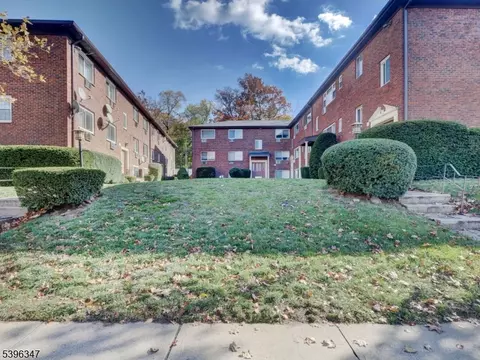 372 Valley St #5F, South Orange Village, NJ 07079