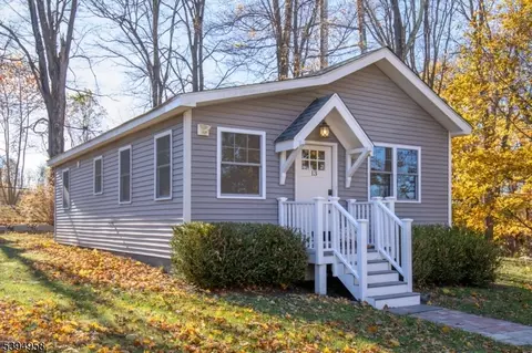 13 Summit Ave, Newton, NJ 07860