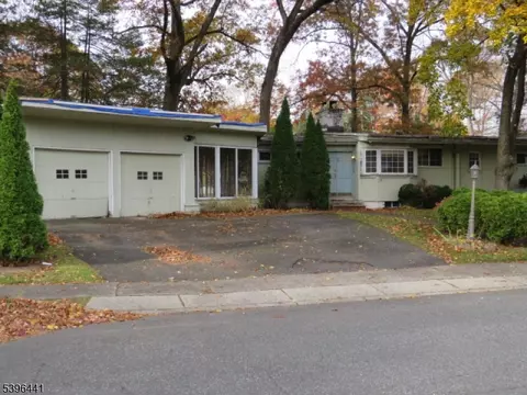 543 Ackerman Ave, Glen Rock, NJ 07452