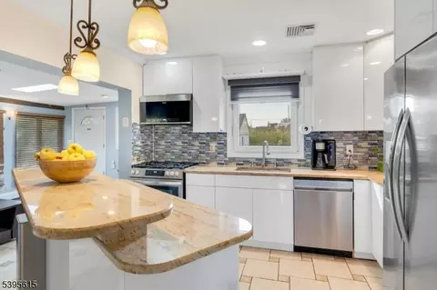 66 Leonard Ter, Wayne, NJ 07470 photo 9