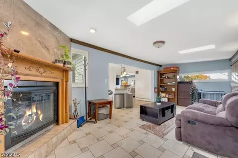 66 Leonard Ter, Wayne, NJ 07470 photo 4