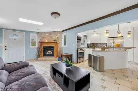 66 Leonard Ter, Wayne, NJ 07470 photo 5