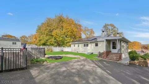 66 Leonard Ter, Wayne, NJ 07470 photo 3