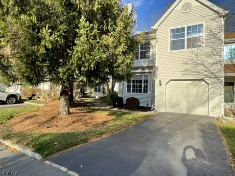 41 Winding Brook Rd, Hamburg, NJ 07419