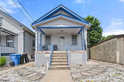 6 Worden Ave, Perth Amboy, NJ 08861