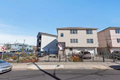 4 Saint Francis St, Newark, NJ 07105