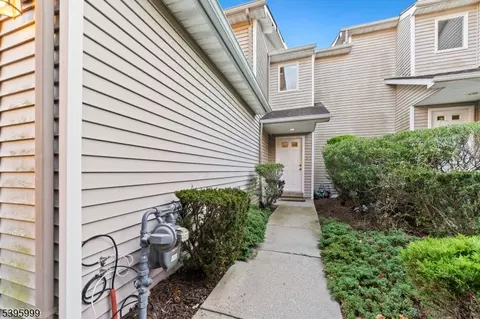 410 Heights Dr, Haledon, NJ 07508