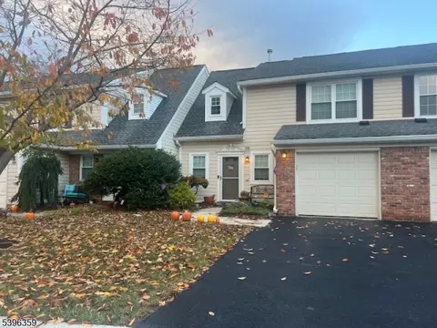 199 Hyde Park Rd, Somerset, NJ 08873