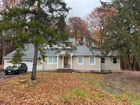 22 Livingston Ave, Warren, NJ 07059