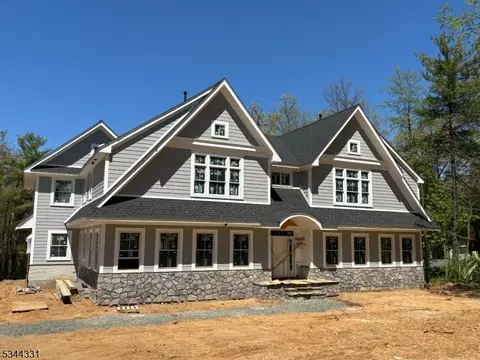 159 Oakwood Dr, New Providence, NJ 07974