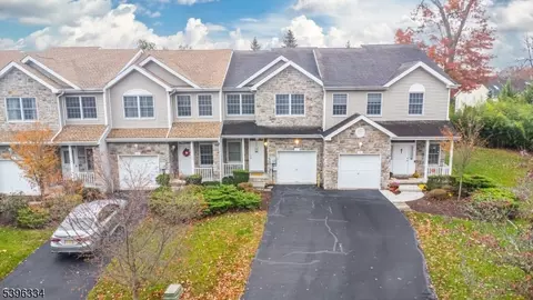 91 Rhyan Dr, Parsippany, NJ 07054