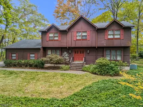 20 Longhill Rd, Randolph, NJ 07869