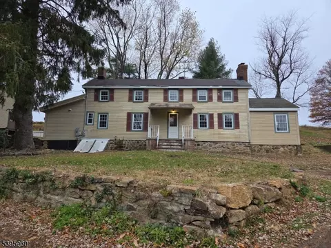 97 Fairmount Rd W, Tewksbury Twp, NJ 07830