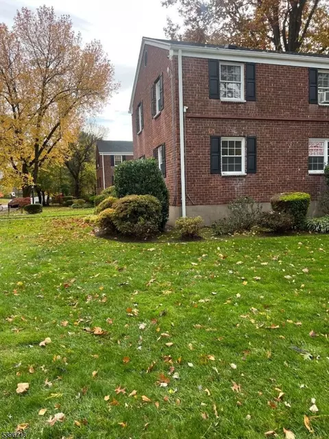 190 Knickerbocker Rd #17, Englewood, NJ 07631