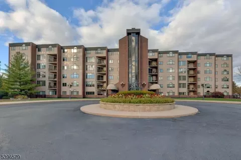 1360 Hamburg Tpke #104, Wayne, NJ 07470
