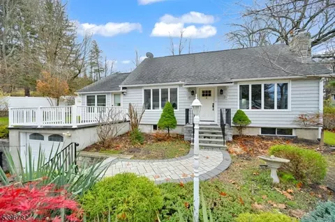 12 Richards St, Ogdensburg, NJ 07439