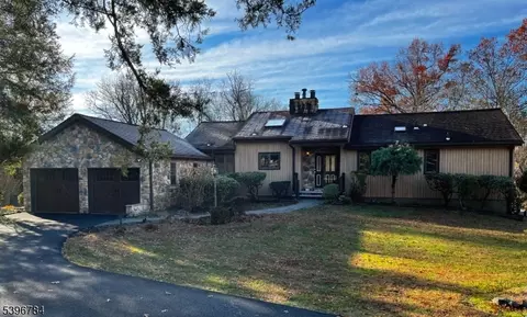20 Casper Berger Rd, Whitehouse Station, NJ 08889