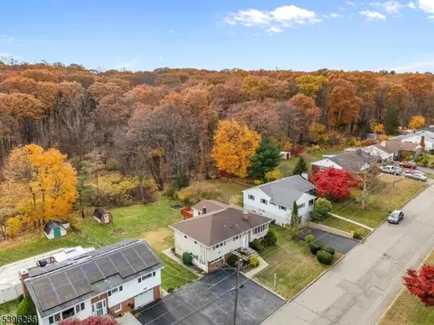 23 Amendola Dr, Netcong, NJ 07857