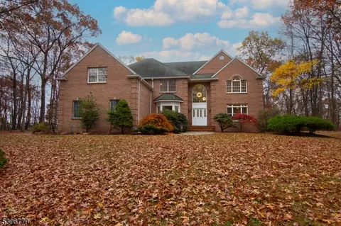 24 Denise Dr, Kinnelon, NJ 07405