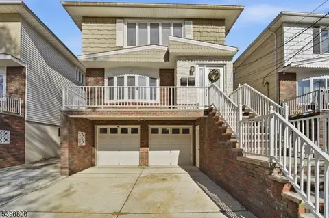 21 Lincoln Pkwy, Bayonne, NJ 07002