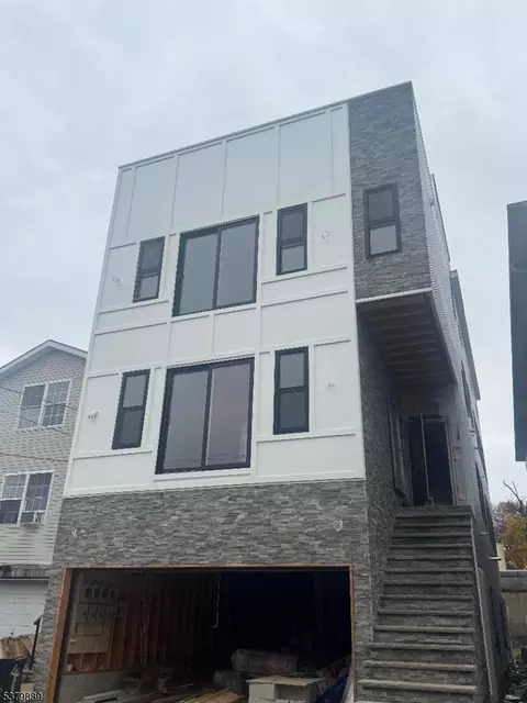 414 S 10th St, Newark, NJ 07103