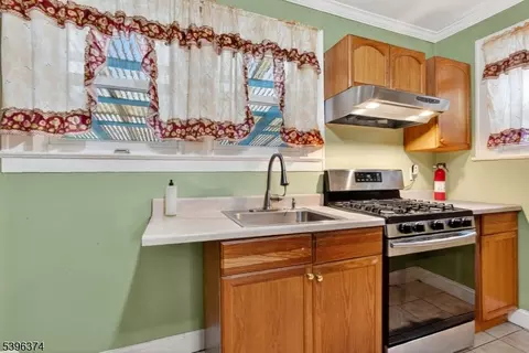 812 E 6th St, Plainfield, NJ 07062 photo 8