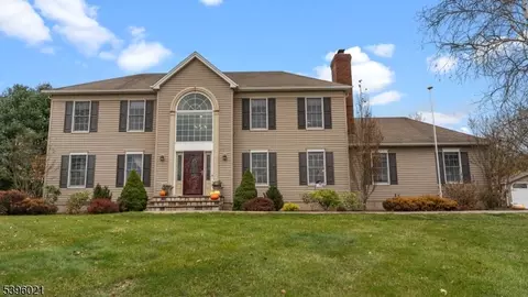 31 Farmhouse Rd, Milford, NJ 08848