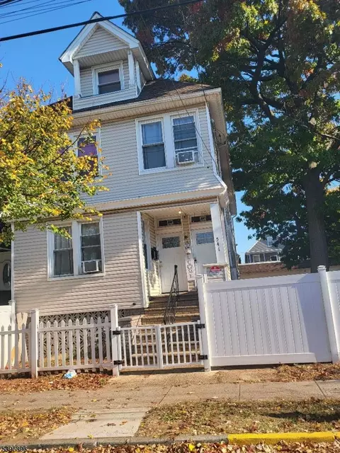 539 Court St, Elizabeth City, NJ 07206