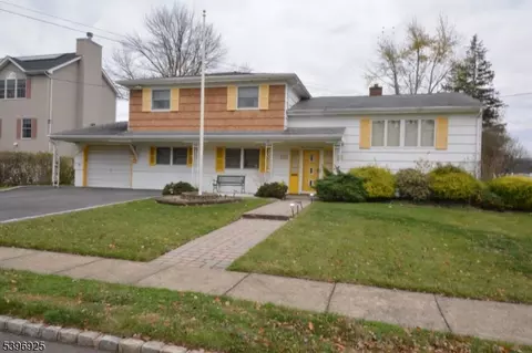 18 Summit Ct, Westfield, NJ 07090