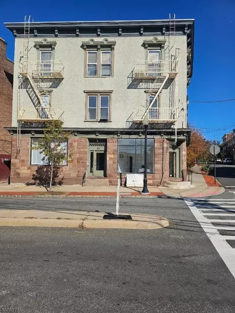 41 Glenridge Ave #2L, Montclair, NJ 07042