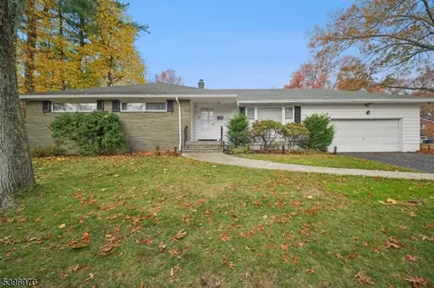 1 Rosemont Dr, West Orange, NJ 07052