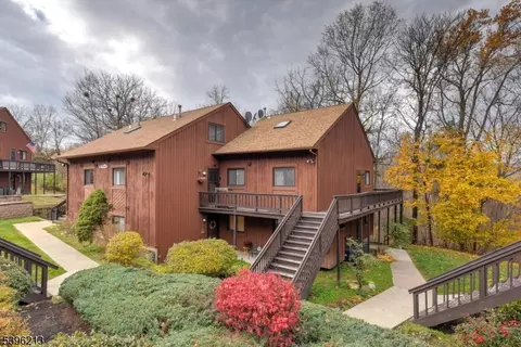 3 Powderhorn Ct #2, Vernon, NJ 07462