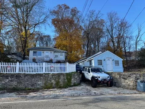 311 Lakeside Ave, Andover, NJ 07821