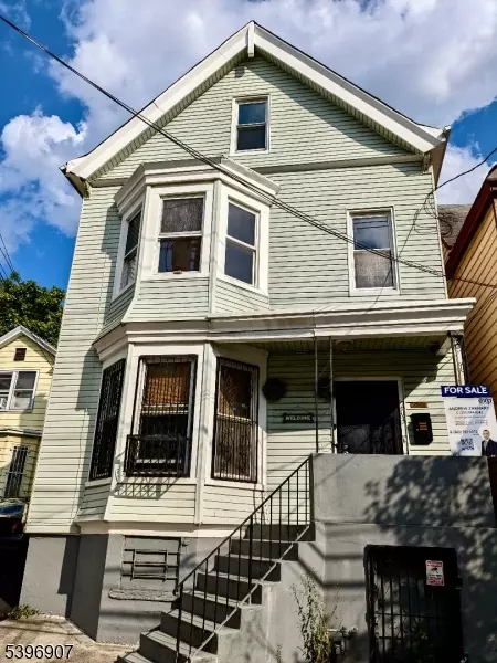 203 2nd St, Newark, NJ 07107