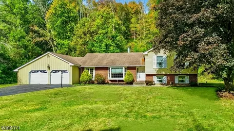 12 Goodale Rd, Newton, NJ 07860