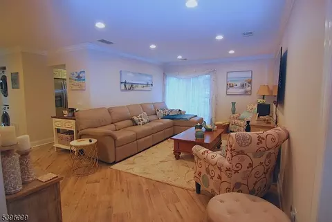 48 Commonwealth Dr Ondo, Basking Ridge, NJ 07920 photo 3