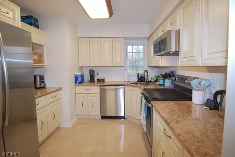 48 Commonwealth Dr Ondo, Basking Ridge, NJ 07920 photo 8